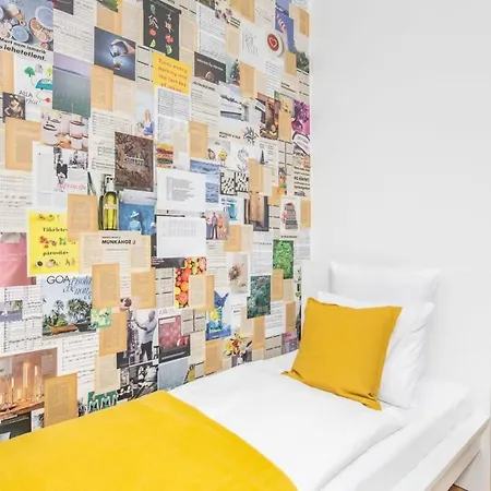 - Comfy - Easy * Budapest