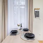- Comfy - Easy Budapest